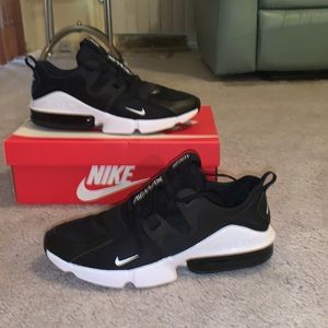 BLK & Wht AIRMAX Mens Shoes Sz 12